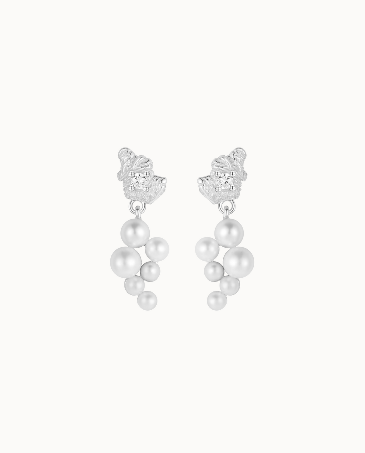 Innes Earrings aus 925er Sterlingsilber – organische Ohrringe mit klarem Zirkon
