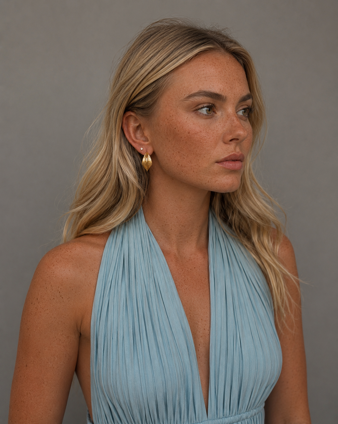 Iris Earrings in 18K PVD gold-plated, waterproof stainless steel