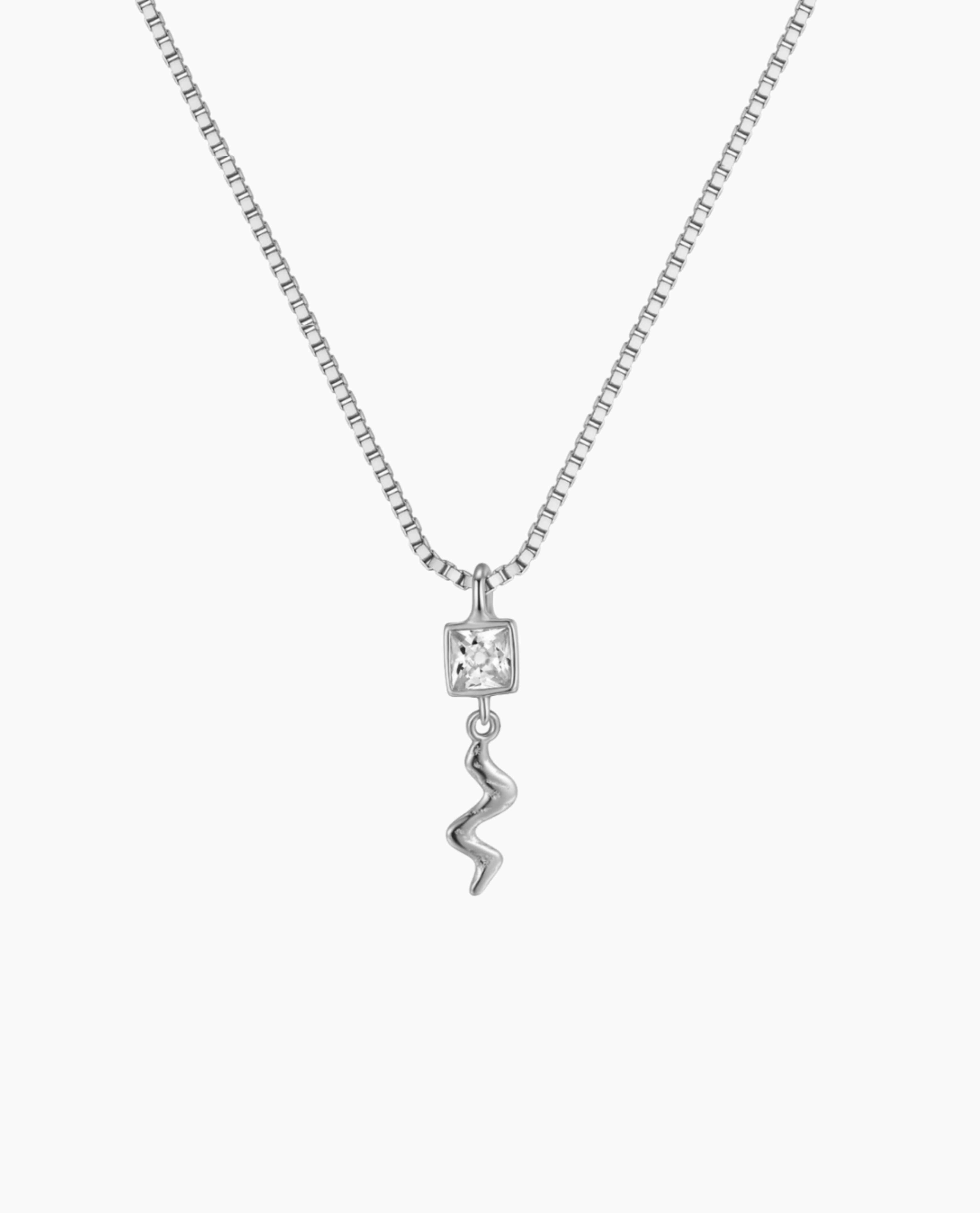 Keziah Necklace i 925 sterlingsølv med kubisk zirkon og snoede detaljer