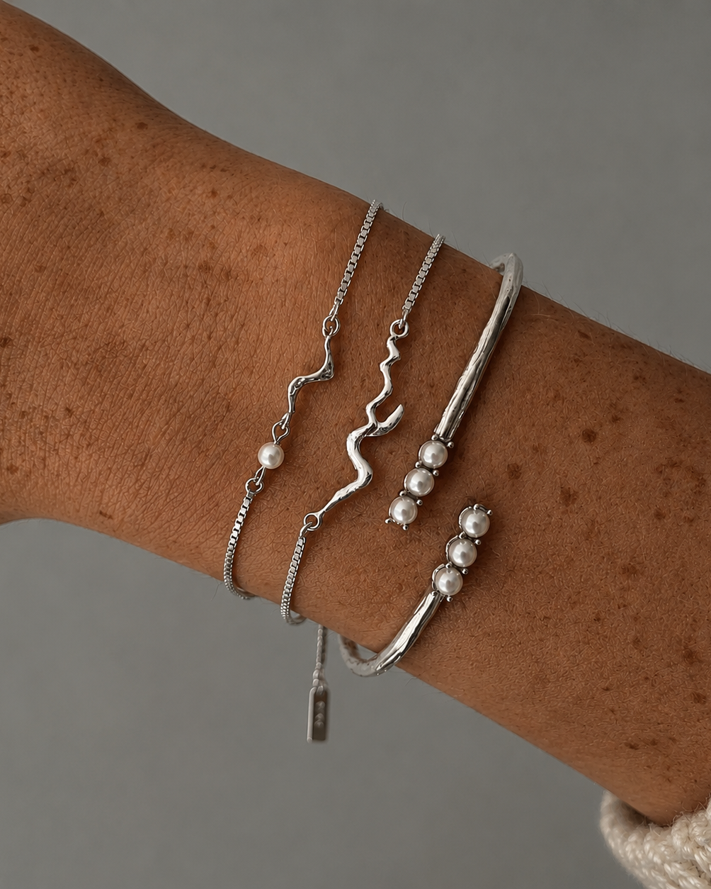 Verstellbares Lavinia Armband aus 925er Sterlingsilber, schön allein oder gestapelt
