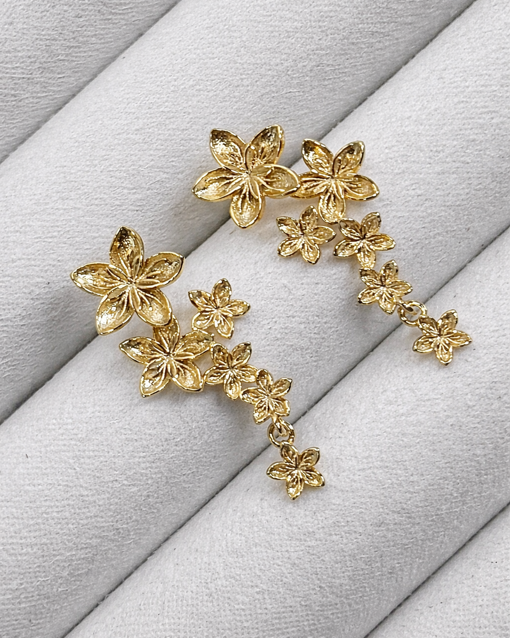 Leia Earrings in gold colour – detailed flower earrings in gold-plated sterling silver