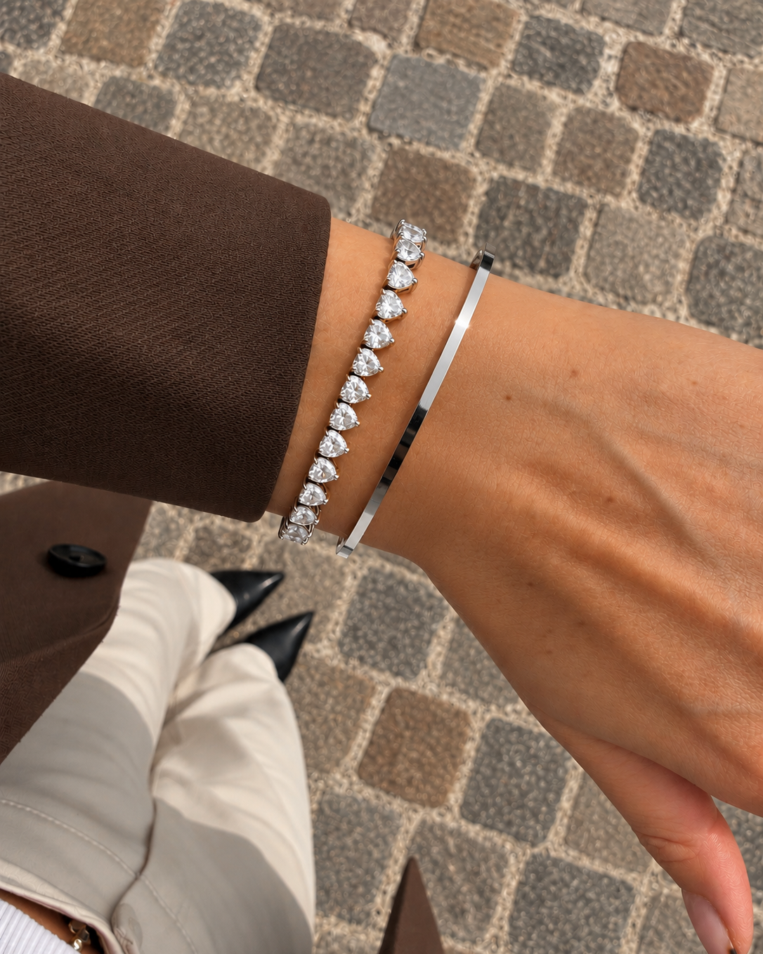 Lova Tennis Bracelet i forsølvet finish med hjertesten