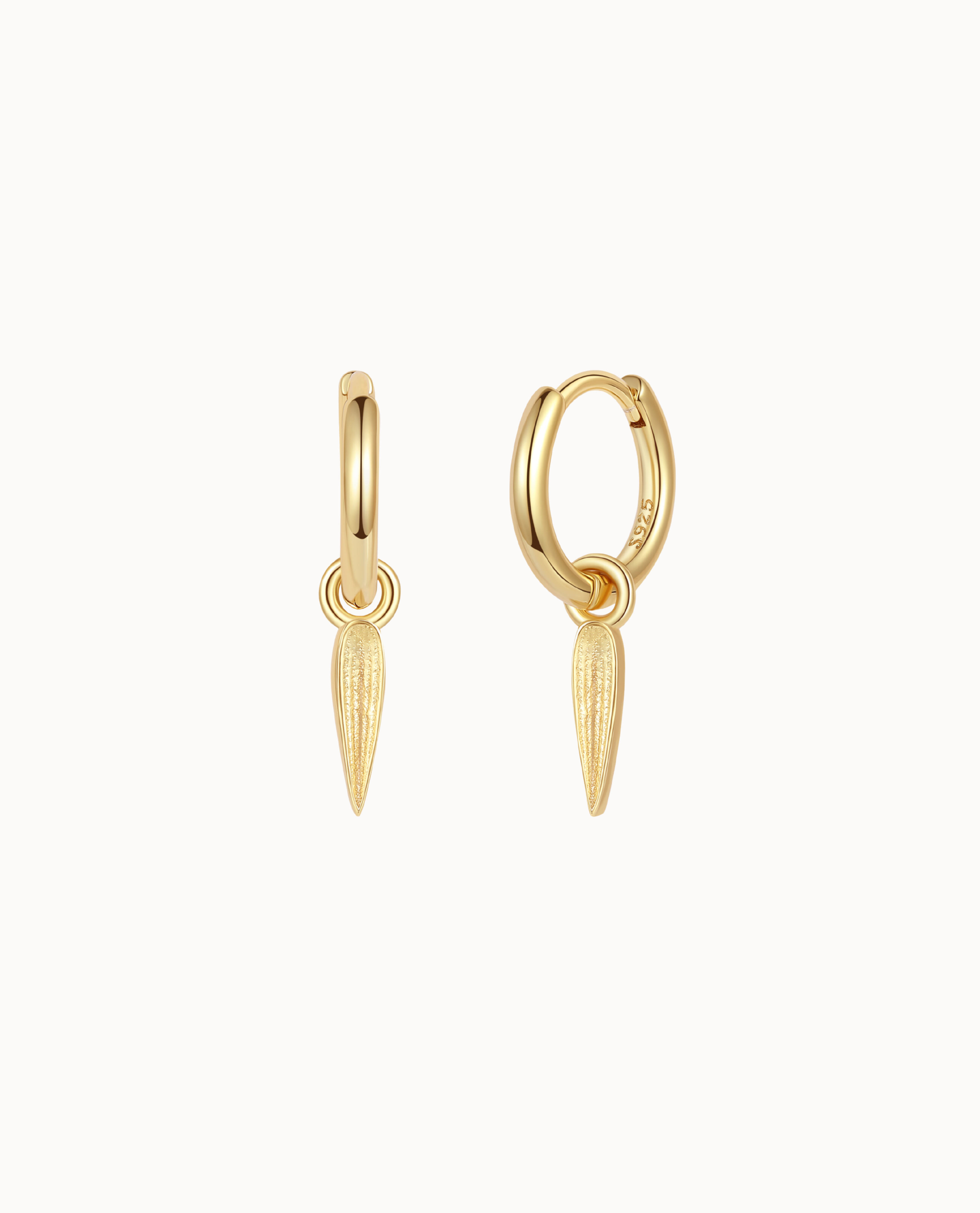 Luli Earrings i 18K forgyldt sterlingsølv – klikcreoler med bambusblad