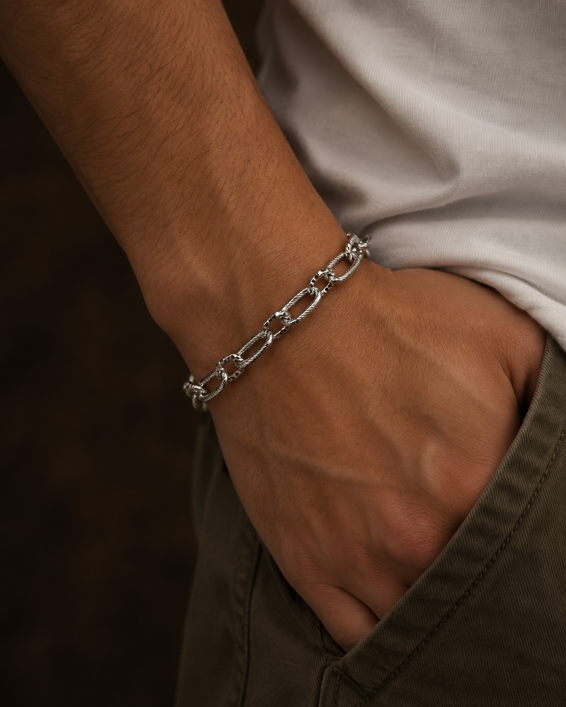 Maddox men's bracelet with textured, elongated chain links in a shiny silver-coloured finish