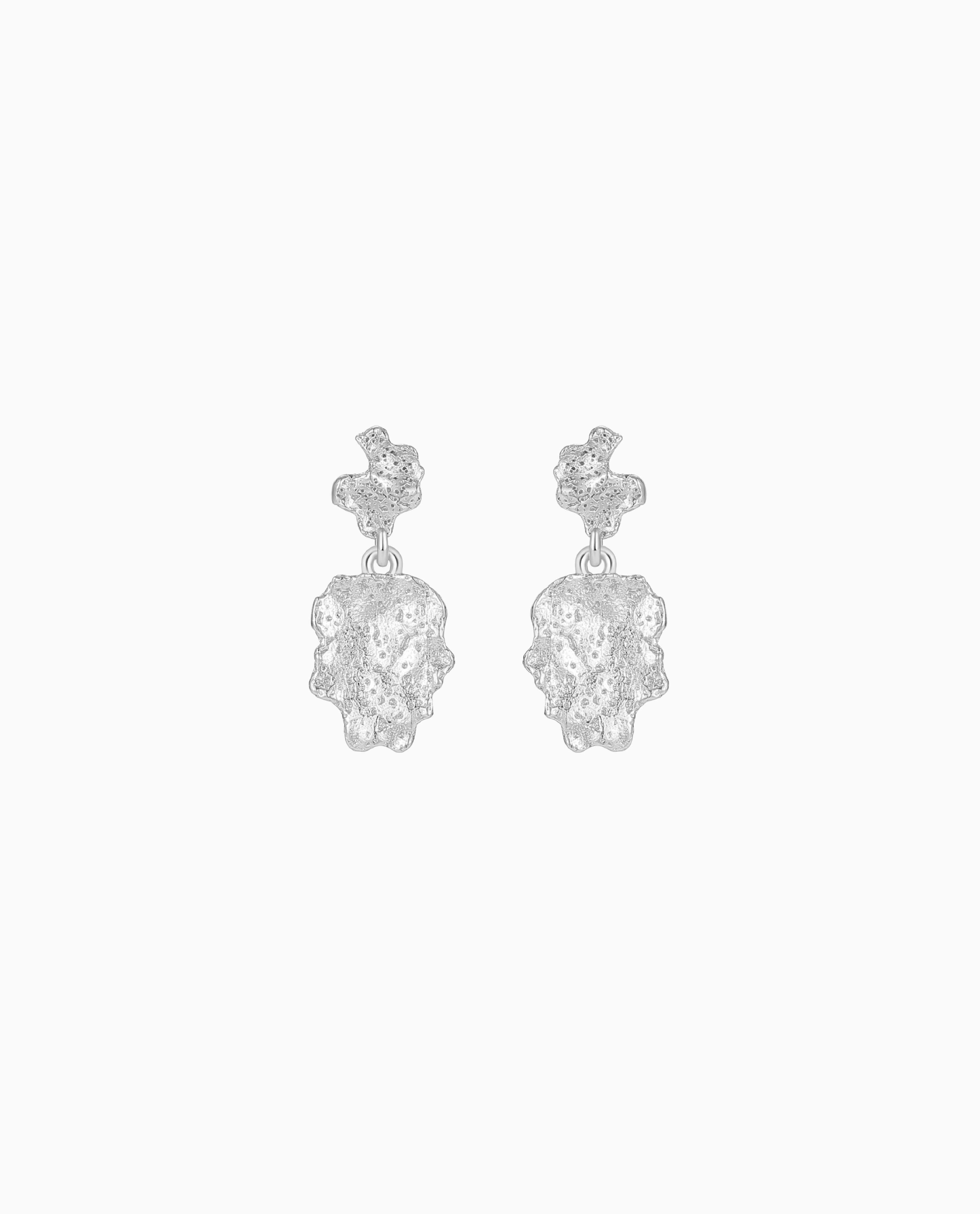 Manasa oorbellen in 925 sterling zilver met organisch ontwerp en mooie structuur