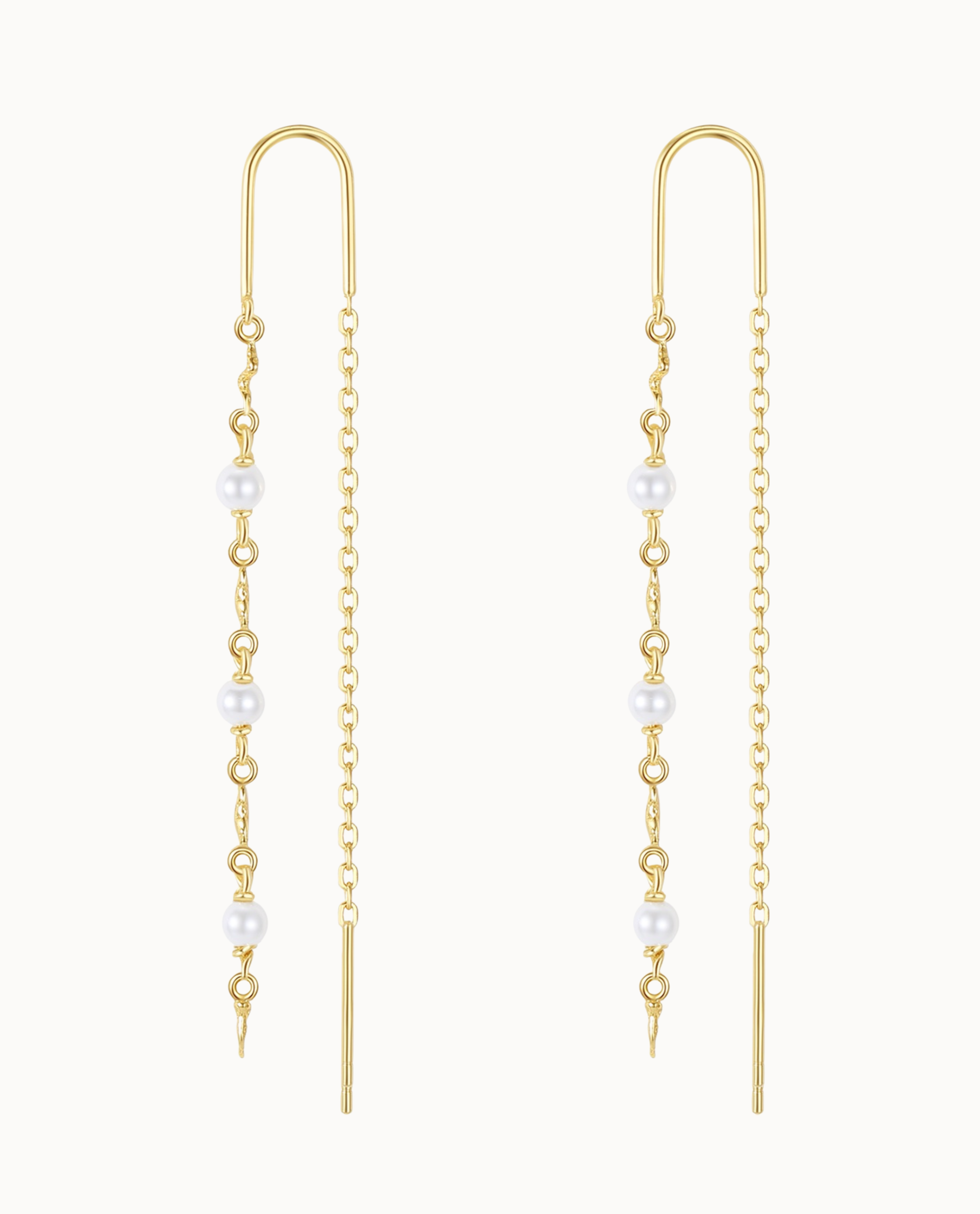 Mara Earrings – lange, schmale Ohrringe aus 18K vergoldetem Sterlingsilber mit kleinen Perlen