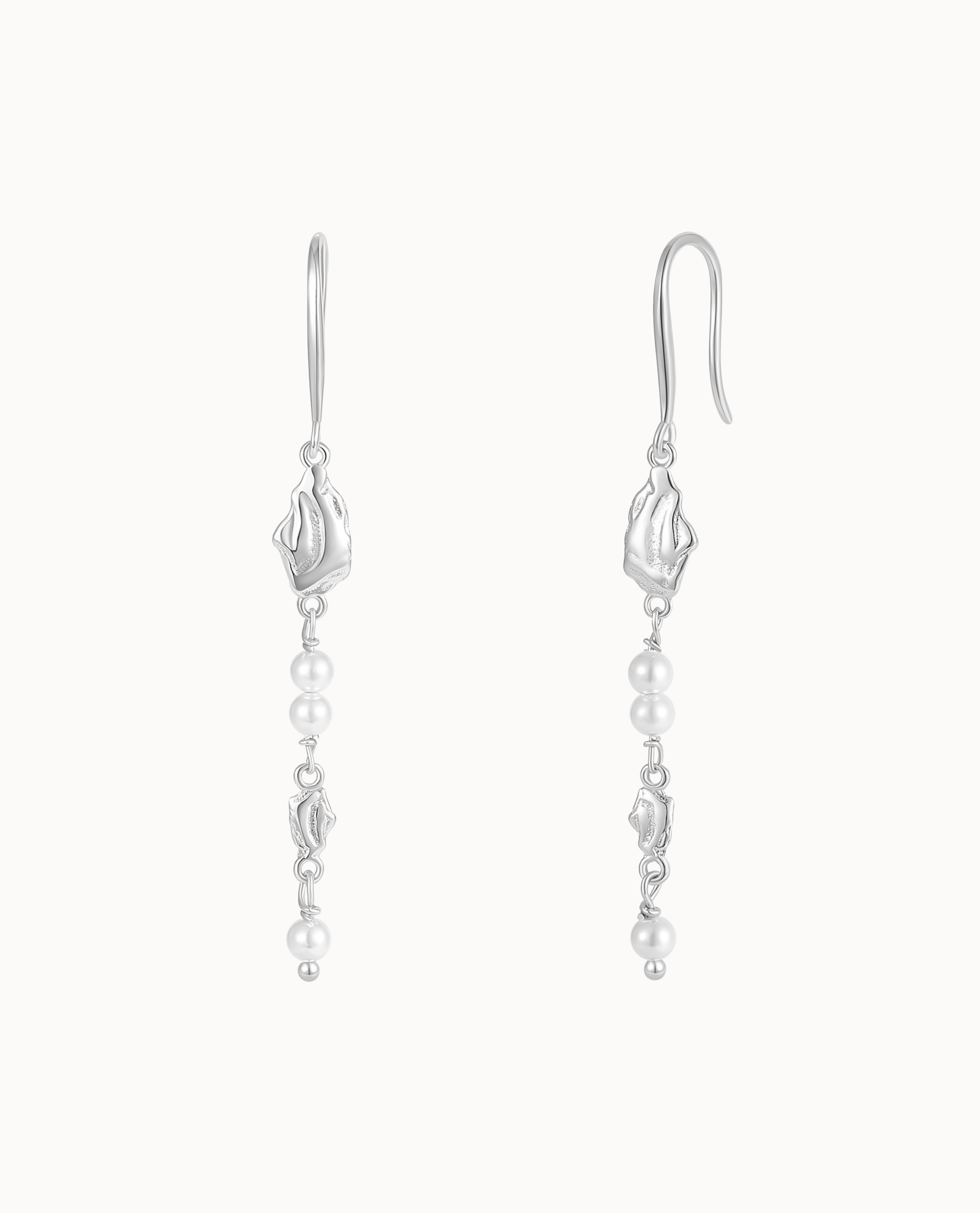 Maui Earrings – lange øreringe i 925 sterlingsølv med små perler