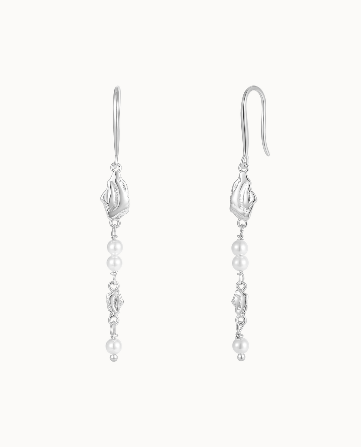 Maui Earrings – long earrings in 925 sterling silver with small pearls