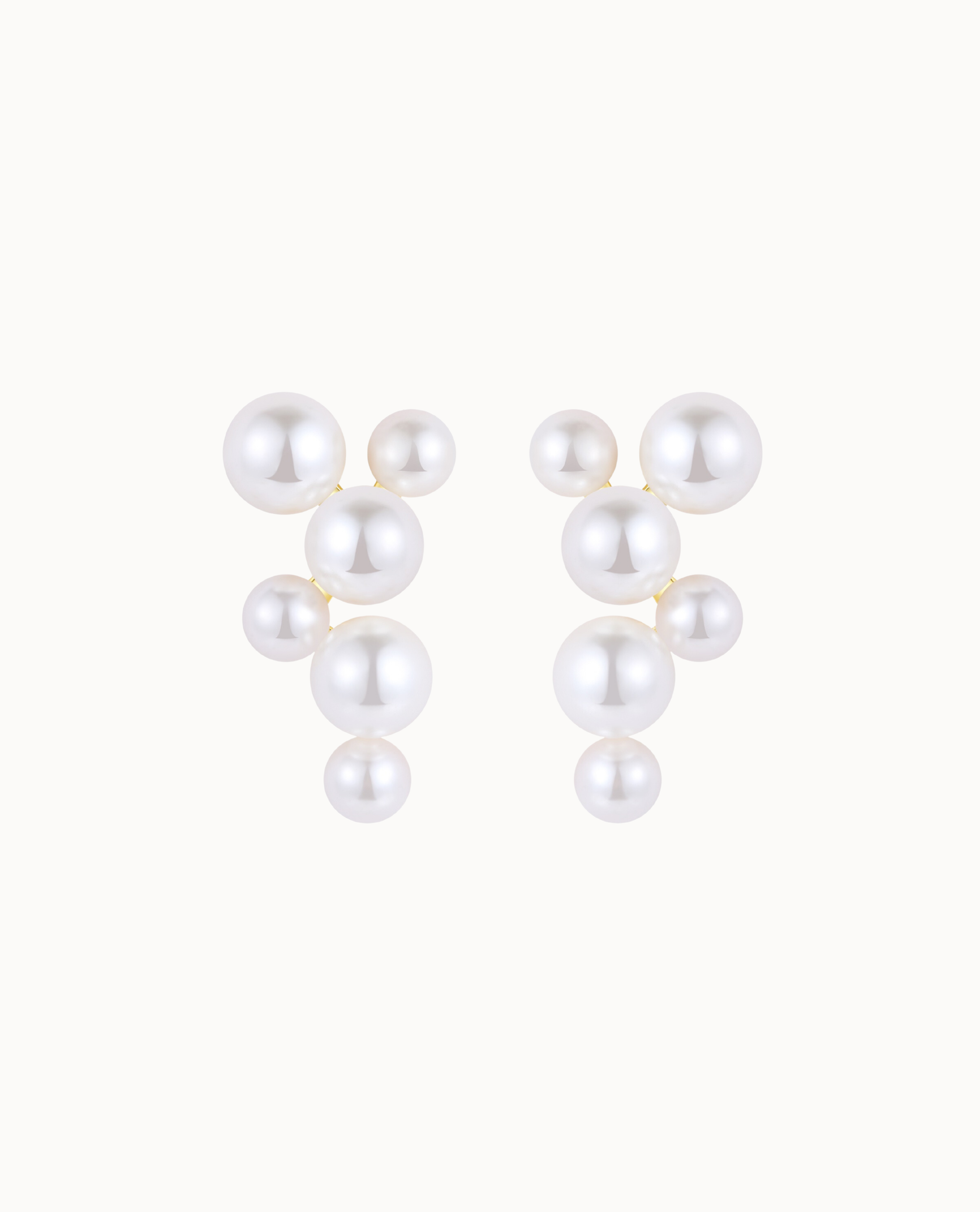 Megha Earrings i 18K forgyldt sterlingsølv – klassiske og tidsløse perleøreringe