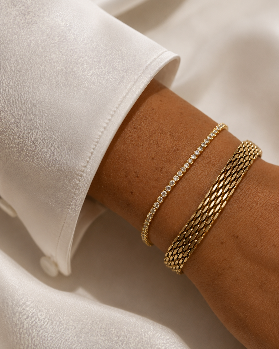 Mesh bracelet in gold-plated steel – minimalist and timeless design