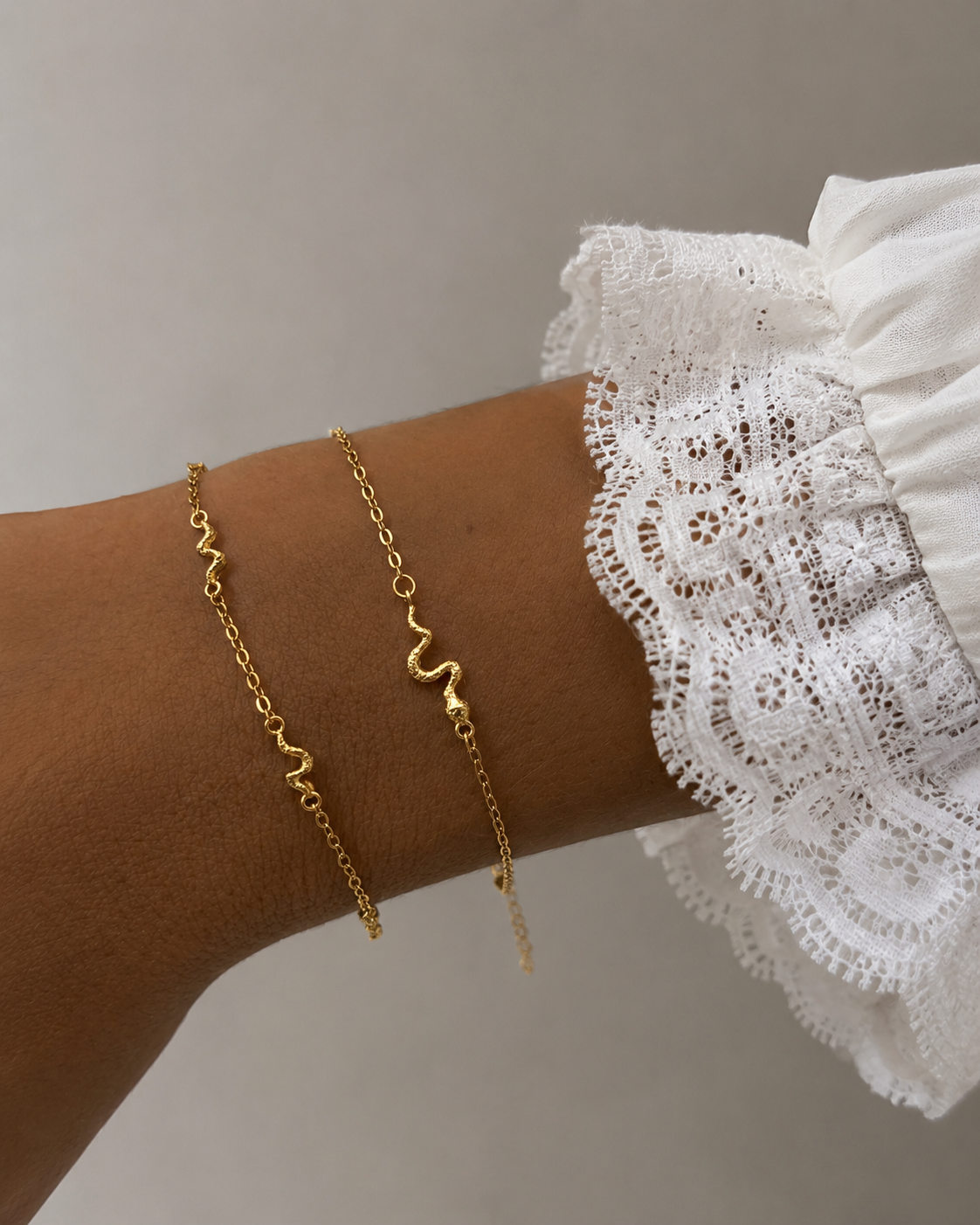 Naga bracelet with twisted snake pattern in gold-plated 925 sterling silver