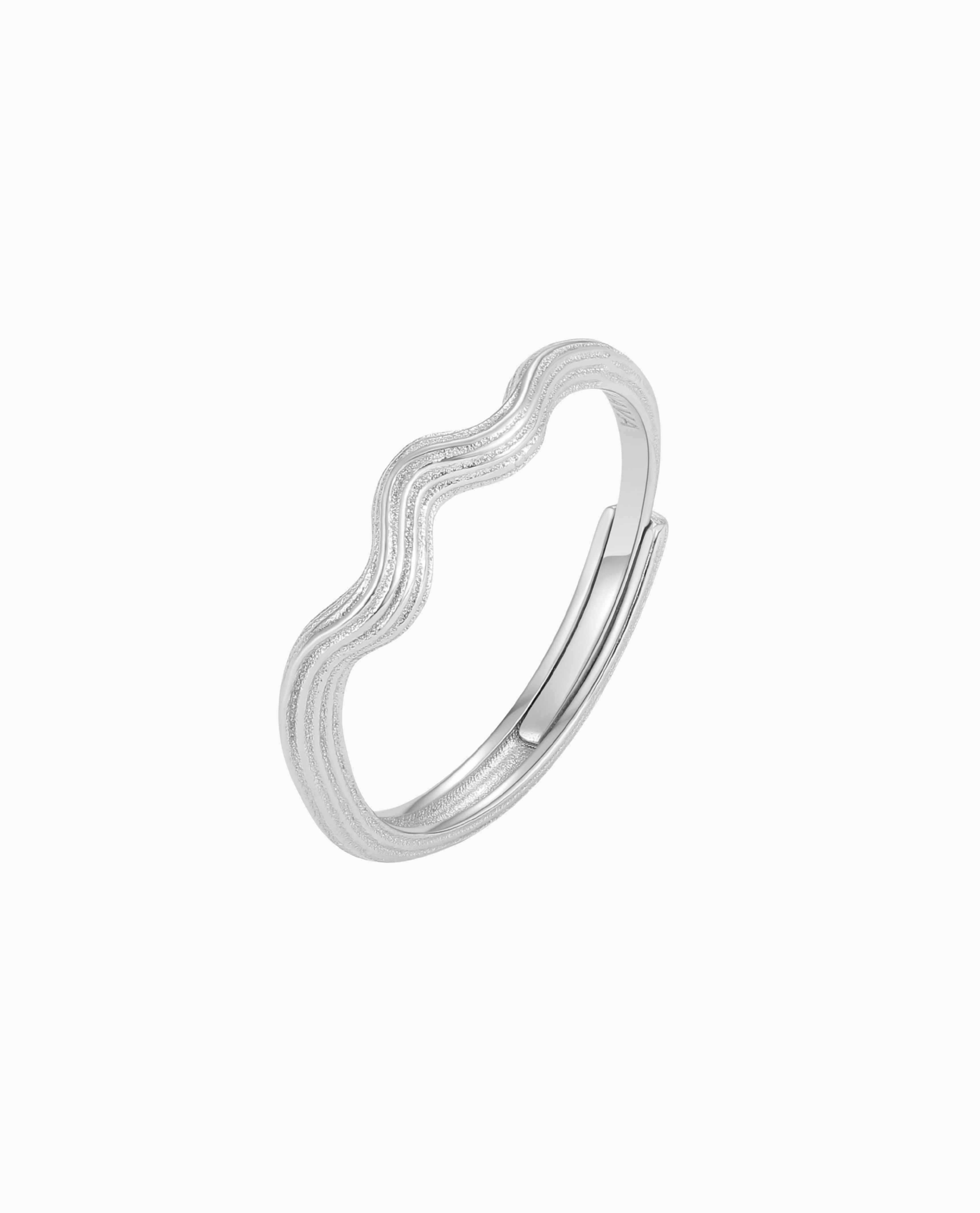 Naya ring in 925 sterling zilver met gedraaide, golvende vormen
