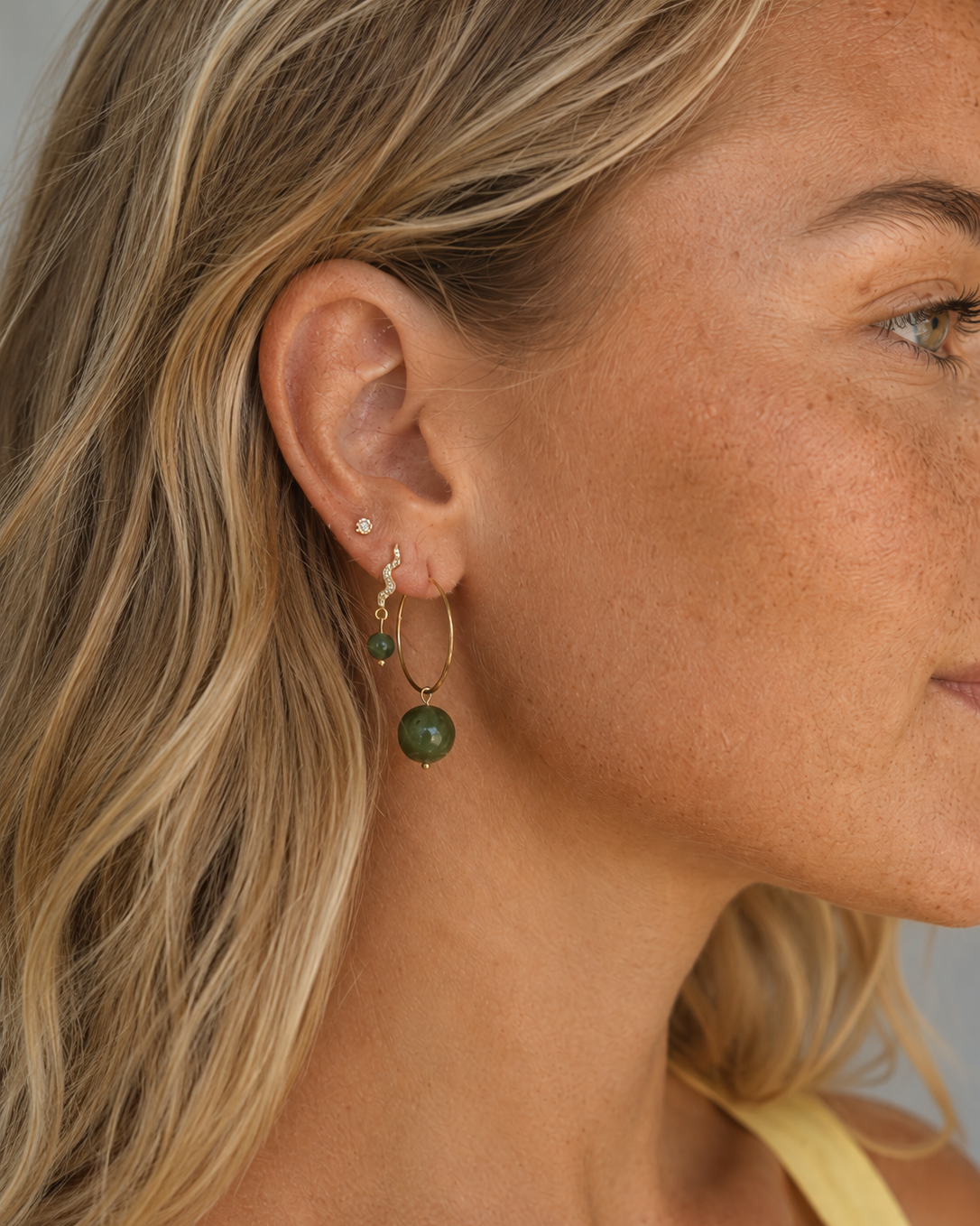 Noelle vergoldete Creolen mit grünem Naturstein