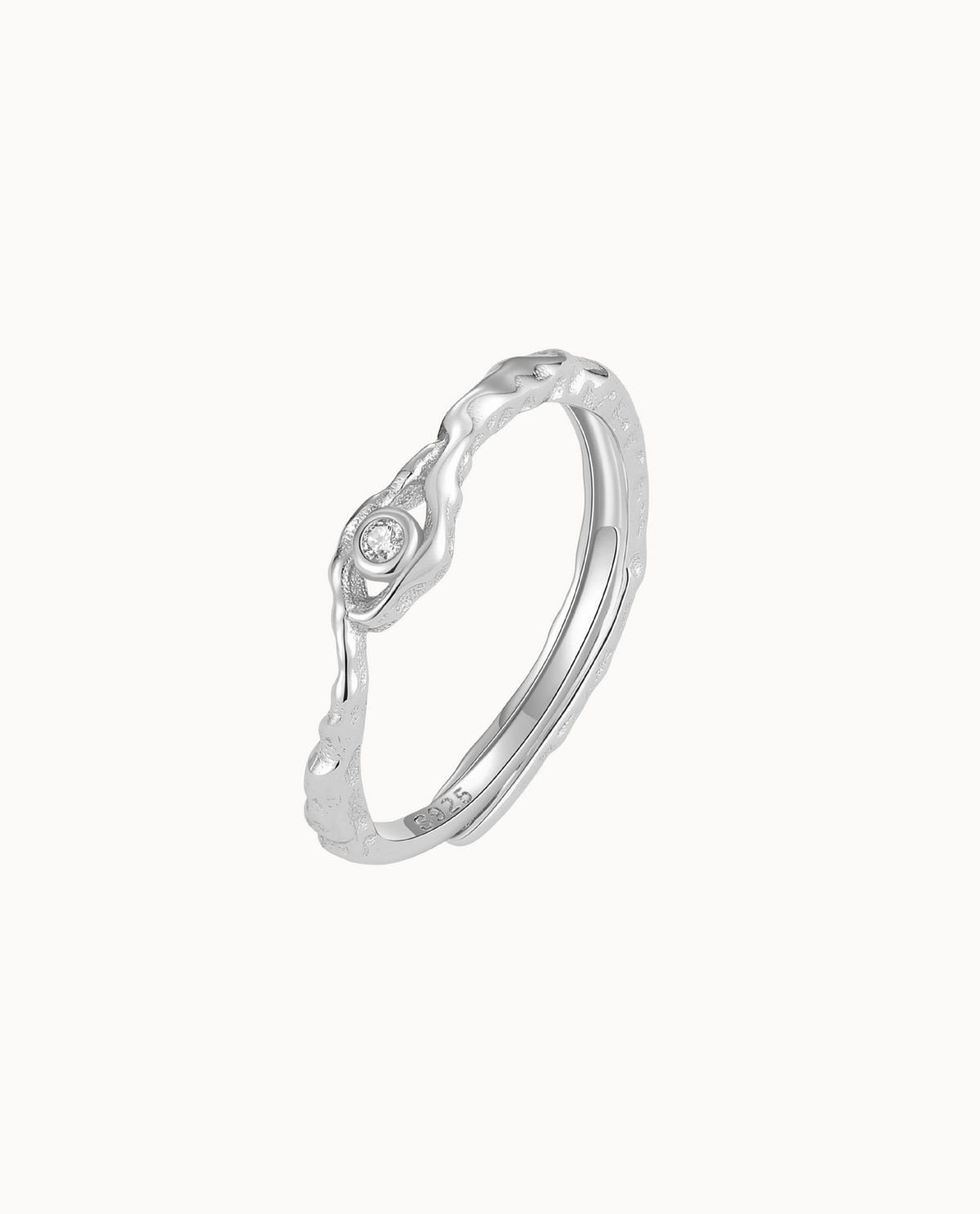 Osiris ring i 925 sterlingsølv med snoet form og øje med klar zirkon