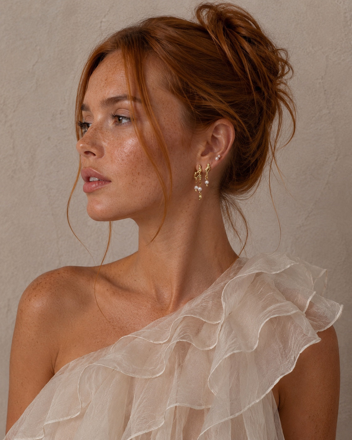 Pavati Earrings forgyldt – fortryllende style med banket overflade og perler