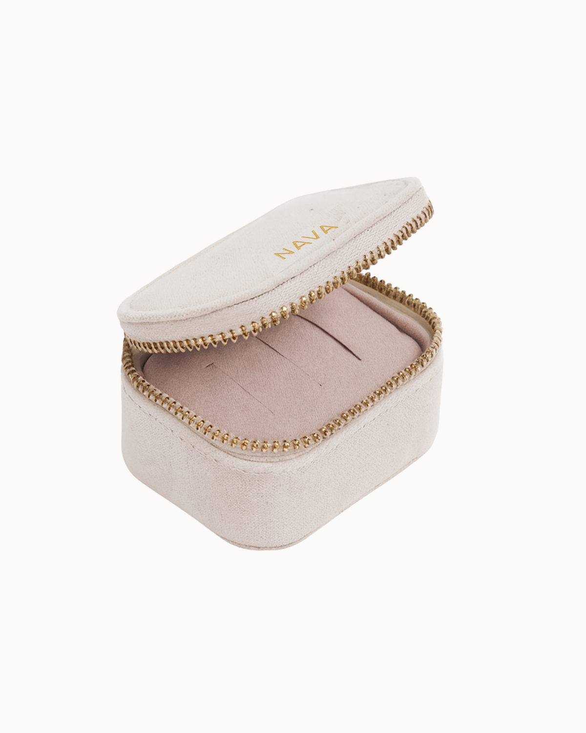 Travel jewellery box in soft material for safely storing jewellery on the go