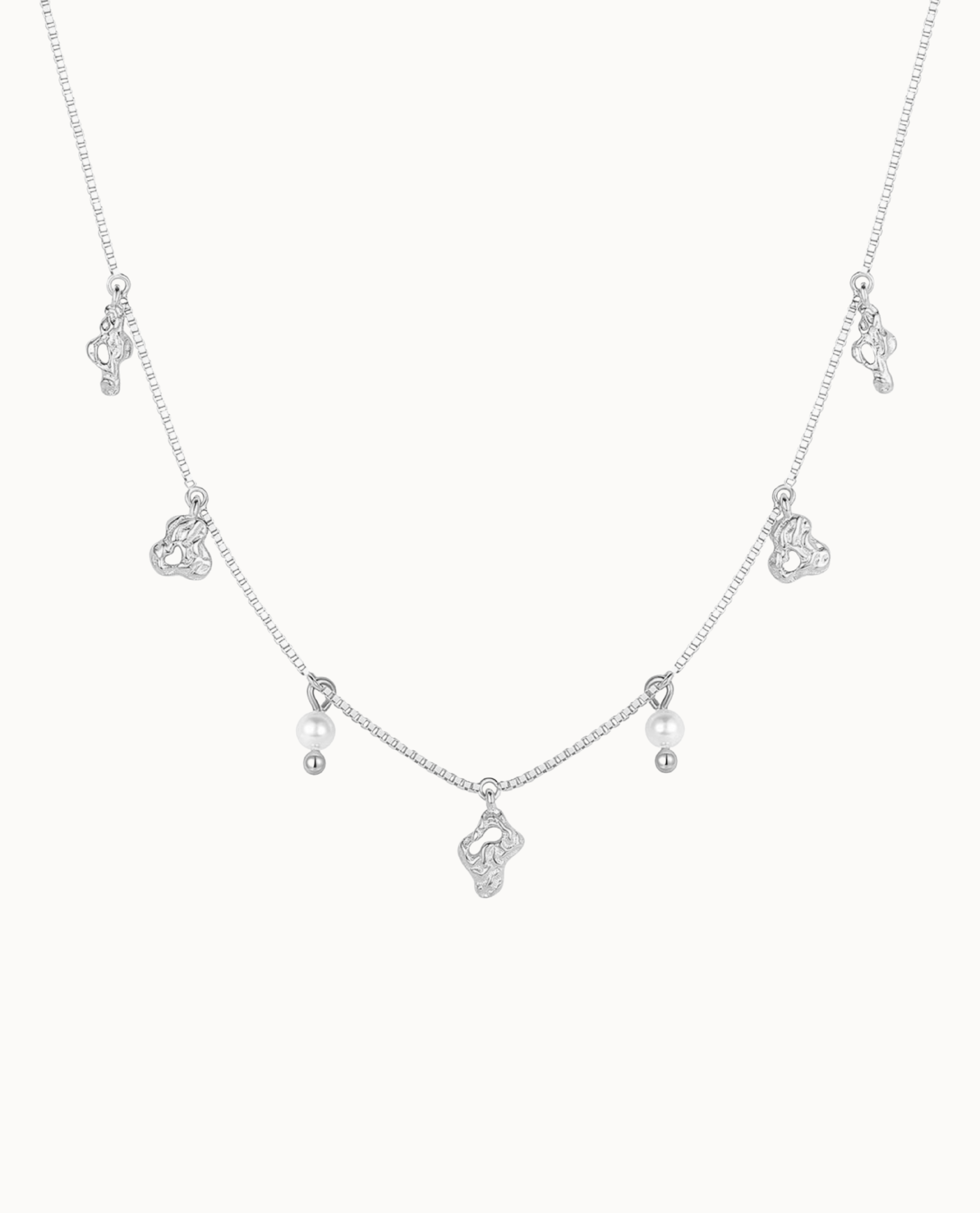 Sedna Necklace aus 925er Sterlingsilber mit Anhänger und kleinen Perlen