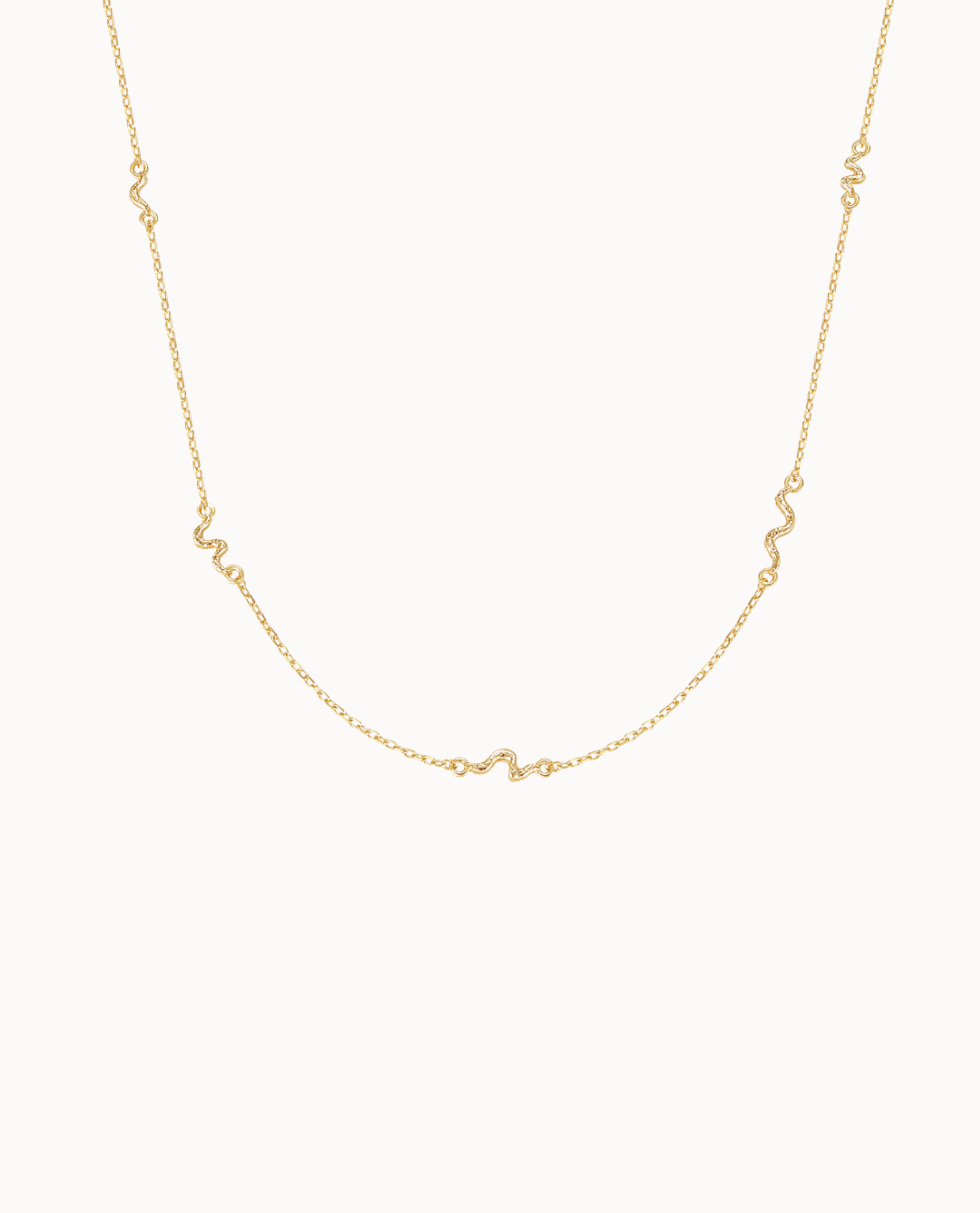 Shesha Halskette aus 18K vergoldetem Sterlingsilber mit schlanker Kette und gedrehten Details