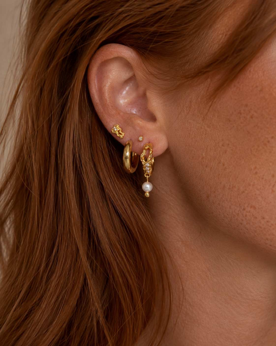 Nærbillede af Tasi Earrings i 18K forgyldt sterlingsølv