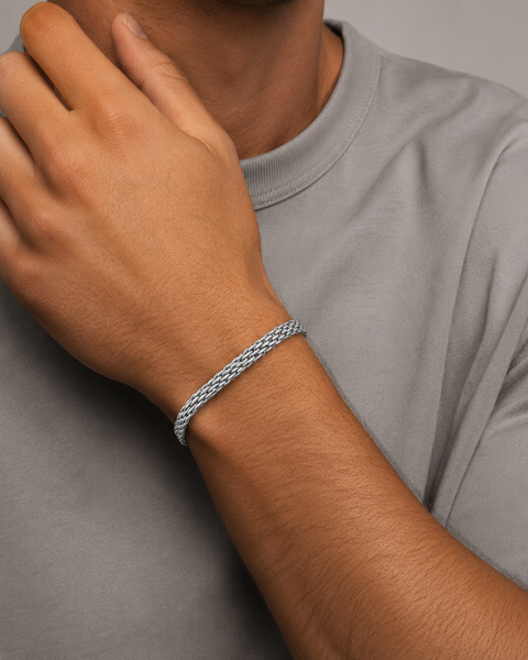 Titan sølvfarvet herrearmbånd med flettet kædedesign