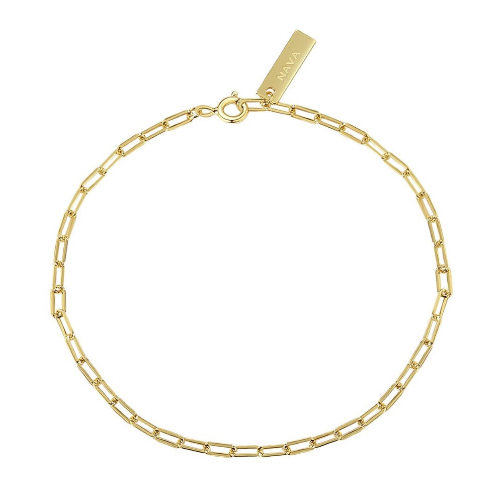 Cure Bracelet is a timeless and elegant bracelet with small links. It can easily be styled alone or with other bracelets to create a more stacked look. 