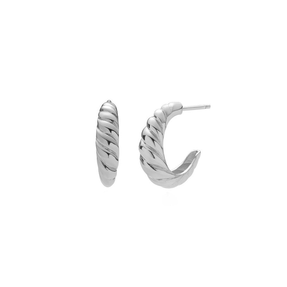 Mellow Earring is a beautiful raw chunky hoop with twisted details. Mellow Earrings are the perfect everyday earrings because they create a cool and classy look. Use them alone or style them with other hoops for a more stacked look. 
